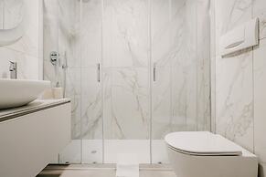 Deluxe Central Apartment