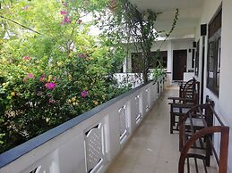 Unawatuna Beach Bunglow