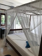 Unawatuna Beach Bunglow