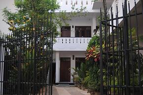 Unawatuna Beach Bunglow