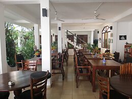 Unawatuna Beach Bunglow