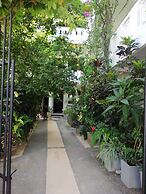 Unawatuna Beach Bunglow