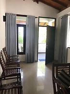 Unawatuna Beach Bunglow