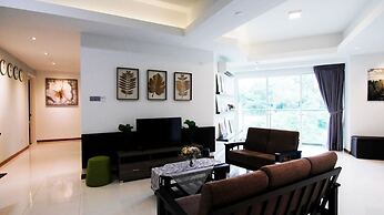 Sabah Luxury Cozy Family Suite