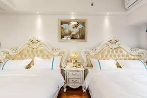 Western Theme Holiday Apartment Hotel