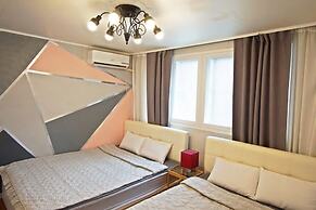 Kim's Family House 1-2F