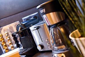 Acropolis View Deluxe Penthouse & Luxury Apartments