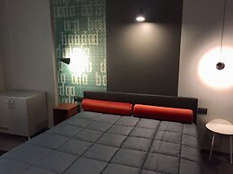 Tiburtina Suites