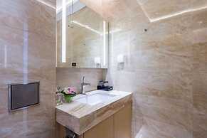 Platinum Stearns Hotel