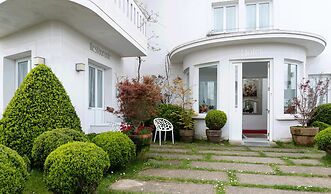 La Casa de Las Camelias