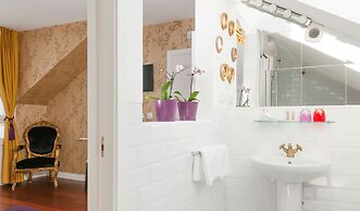 La Casa de Las Camelias