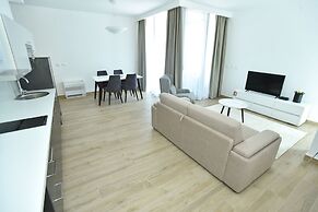 ROYAL GARDENS Apartments