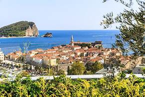 ROYAL GARDENS Apartments