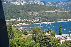 ROYAL GARDENS Apartments