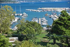 ROYAL GARDENS Apartments