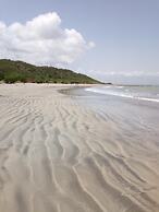 Abuesi Beach Resort