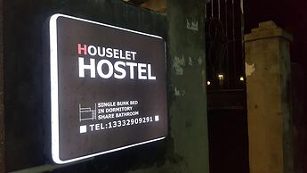 Houselet Hostel