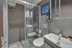 Risus Garden Marina Hotel