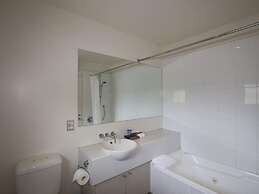 The Claremont Motels & Apartments