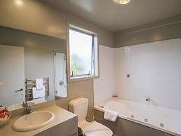 The Claremont Motels & Apartments