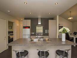 The Claremont Motels & Apartments