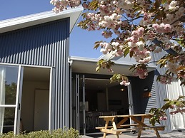 The Claremont Motels & Apartments