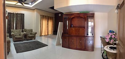 Lily Homestay Kangar