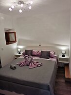 M & J Central Suites