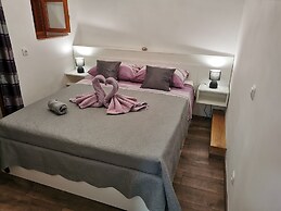 M & J Central Suites