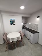 M & J Central Suites