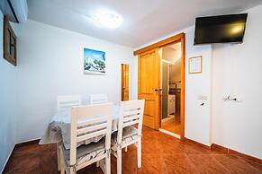 M & J Central Suites