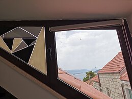 M & J Central Suites