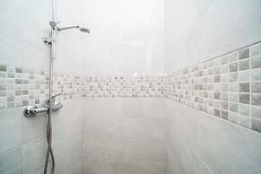 M & J Central Suites