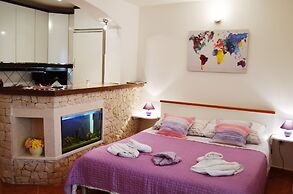 M & J Central Suites