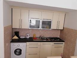 M & J Central Suites