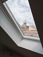 M & J Central Suites