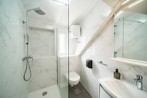 M & J Central Suites