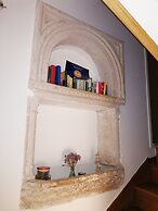 M & J Central Suites