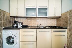 M & J Central Suites