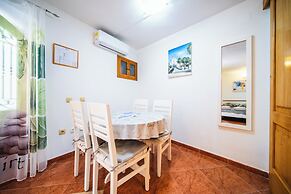 M & J Central Suites