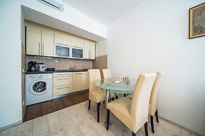 M & J Central Suites