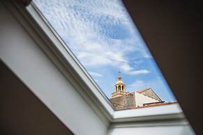 M & J Central Suites