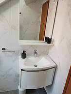 M & J Central Suites