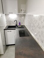 M & J Central Suites