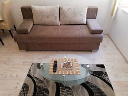 M & J Central Suites