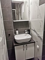 M & J Central Suites