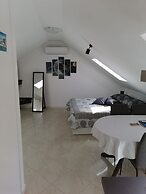 M & J Central Suites