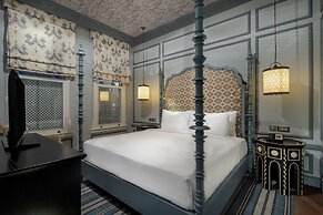 Hagia Sofia Mansions Istanbul, Curio Collection by Hilton