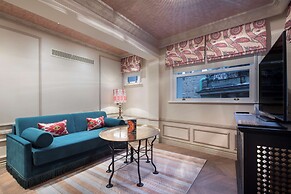 Hagia Sofia Mansions Istanbul, Curio Collection by Hilton