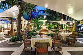 Hagia Sofia Mansions Istanbul, Curio Collection by Hilton